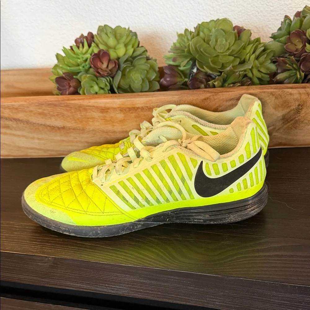 Nike Lunar Gato Hyperfuse Men's Indoor Soccer‎ Shoes Size 6.5 Volt Yellow 580456